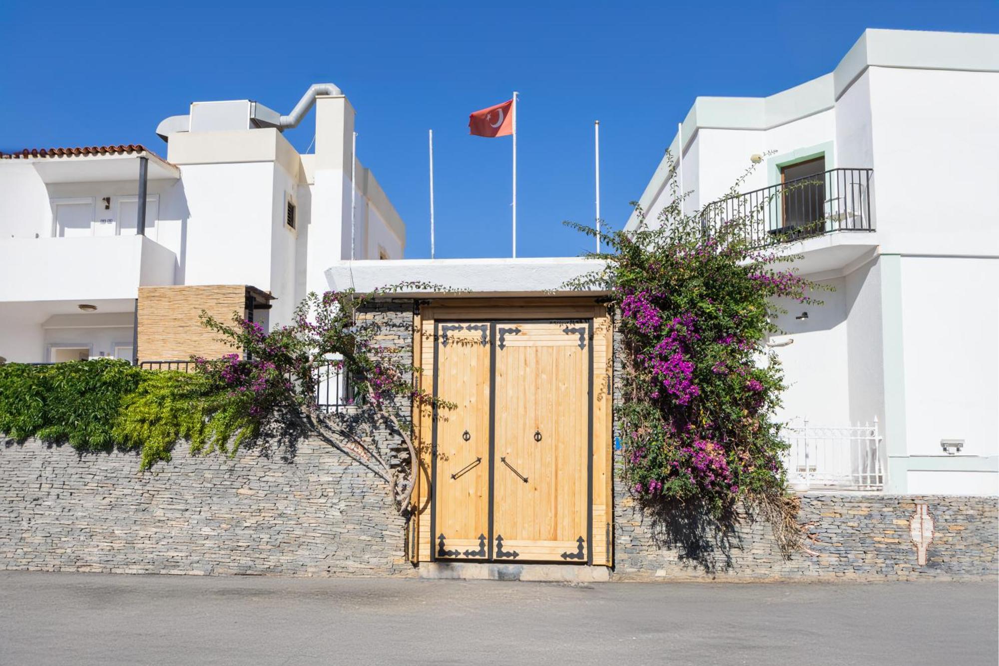 Salinas Beach Hotel Bodrum-Boutique Concept Gumbet Exterior photo